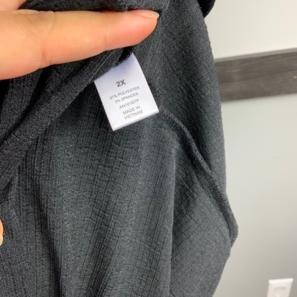 LOANNA woman’s blouse black short circular cap sleeve surplice neck plus size - Picture 13 of 13